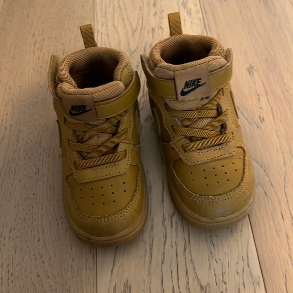 Nike toddler shoe